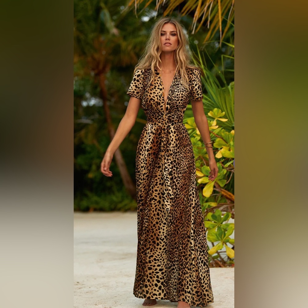 LOU CHEETAH V-NECK BELTED MAXI DRESS Small